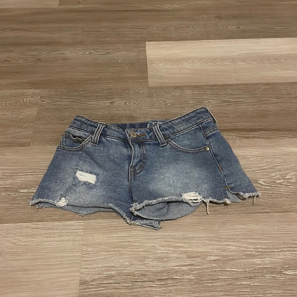 to small on my daughter ! great basic jean shorts. shipping not included